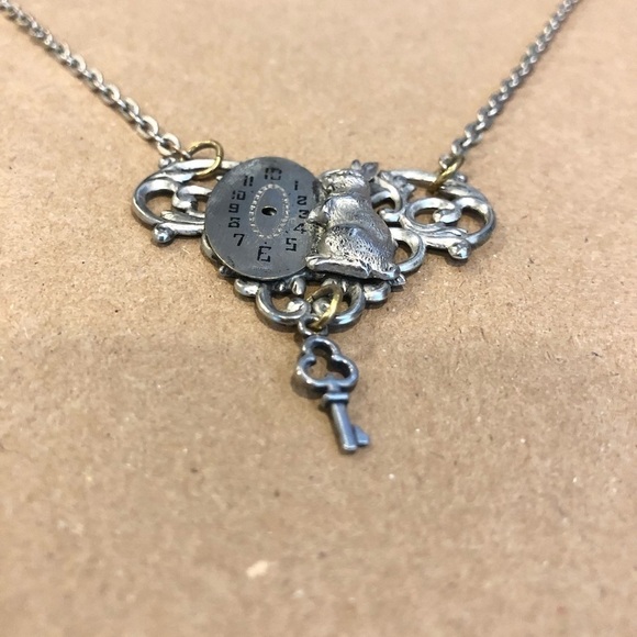 Elegant Silver Heart Pendant Necklace - Picture 3 of 3